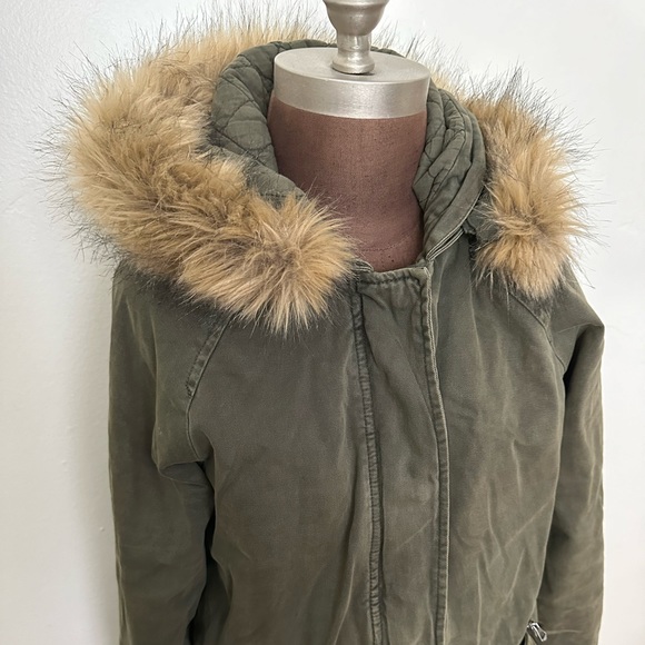 Levi’s Hooded Faux Fur Trim Jacket - Picture 3 of 8